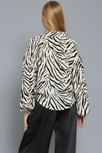 Load image into Gallery viewer, Cream black zebra top
