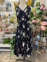 Load image into Gallery viewer, Black ivory sleeveless midi dress
