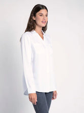 Load image into Gallery viewer, White double pocket Tencel long sleeve top
