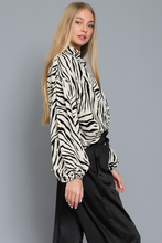 Load image into Gallery viewer, Cream black zebra top
