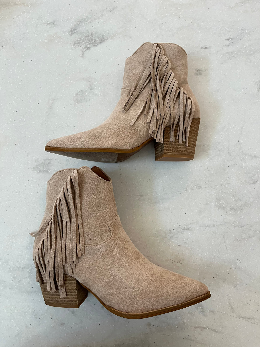 Leo-17 Taupe fringe boot