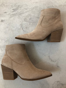 Leo-22 Nude boot